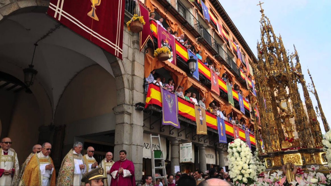 TRECE vuelve a vivir la Solemnidad del Corpus Christi de Toledo - Neeo ...
