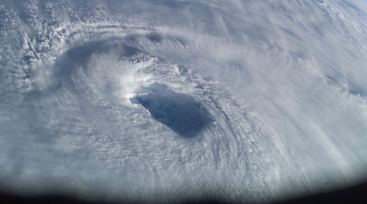 Discovery Channel se mete de lleno "En el ojo de la tormenta" - Neeo ...